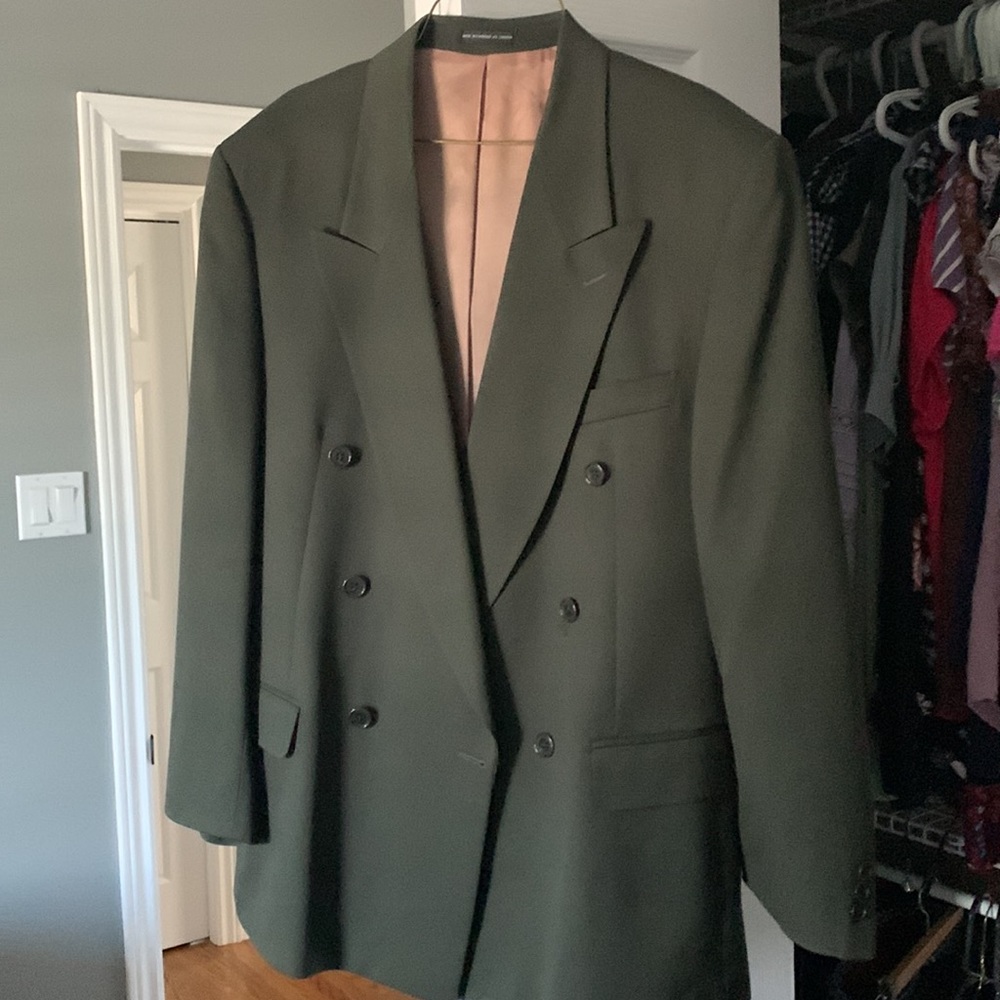 Men’s suites - Picture 6 of 7